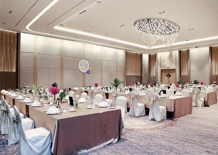 Отель Asawin Grand Convention