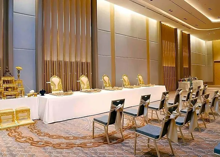 Asawin Grand Convention Отель Бангкок
